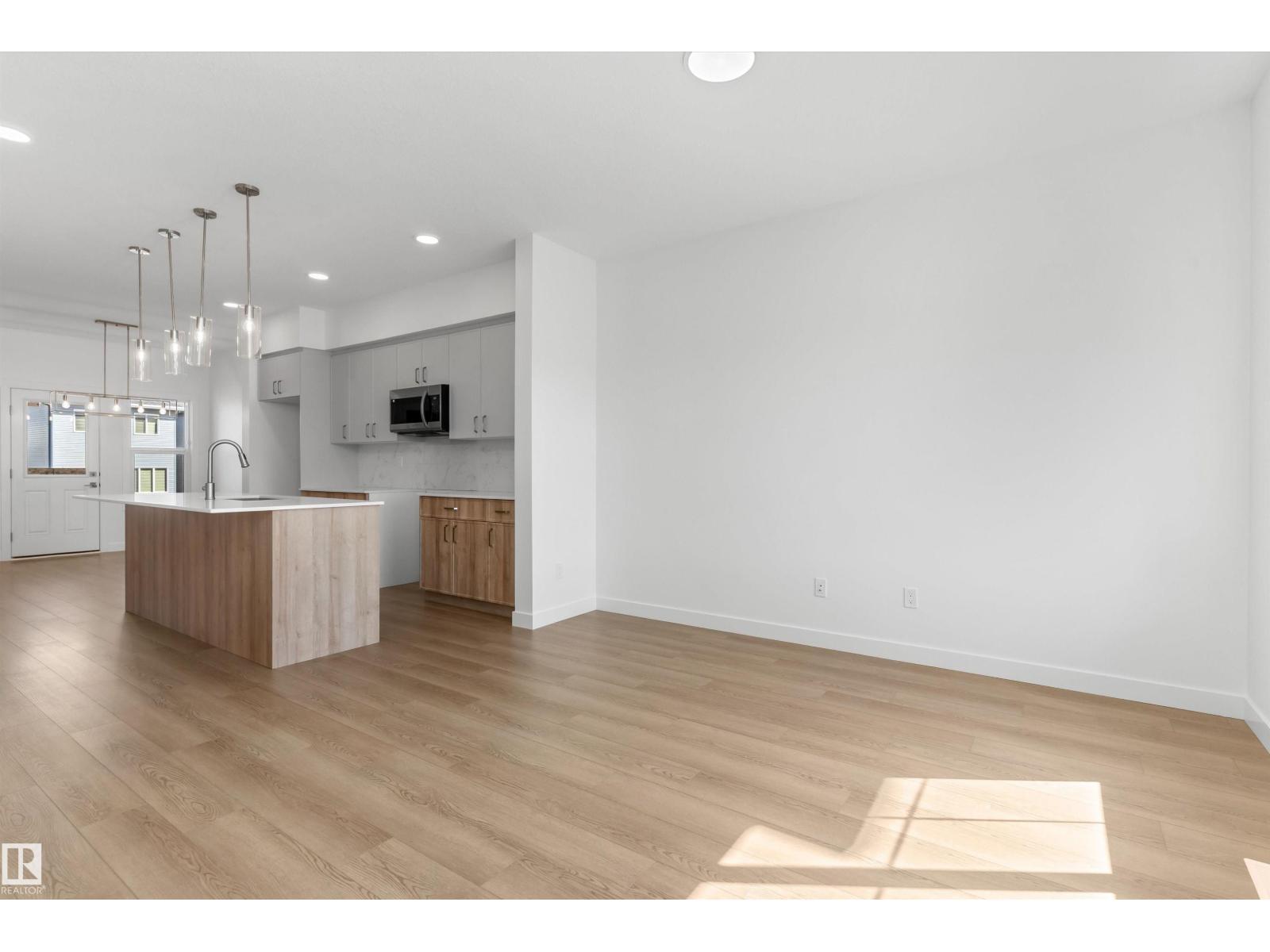 1060 14 Av Nw, Edmonton, Alberta  T6T 2W7 - Photo 7 - E4477234