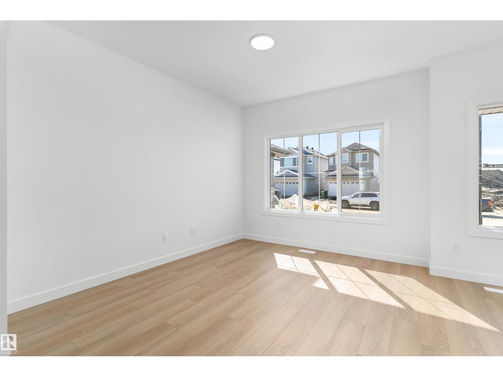 1060 14 Av Nw, Edmonton, Alberta  T6T 2W7 - Photo 4 - E4477234