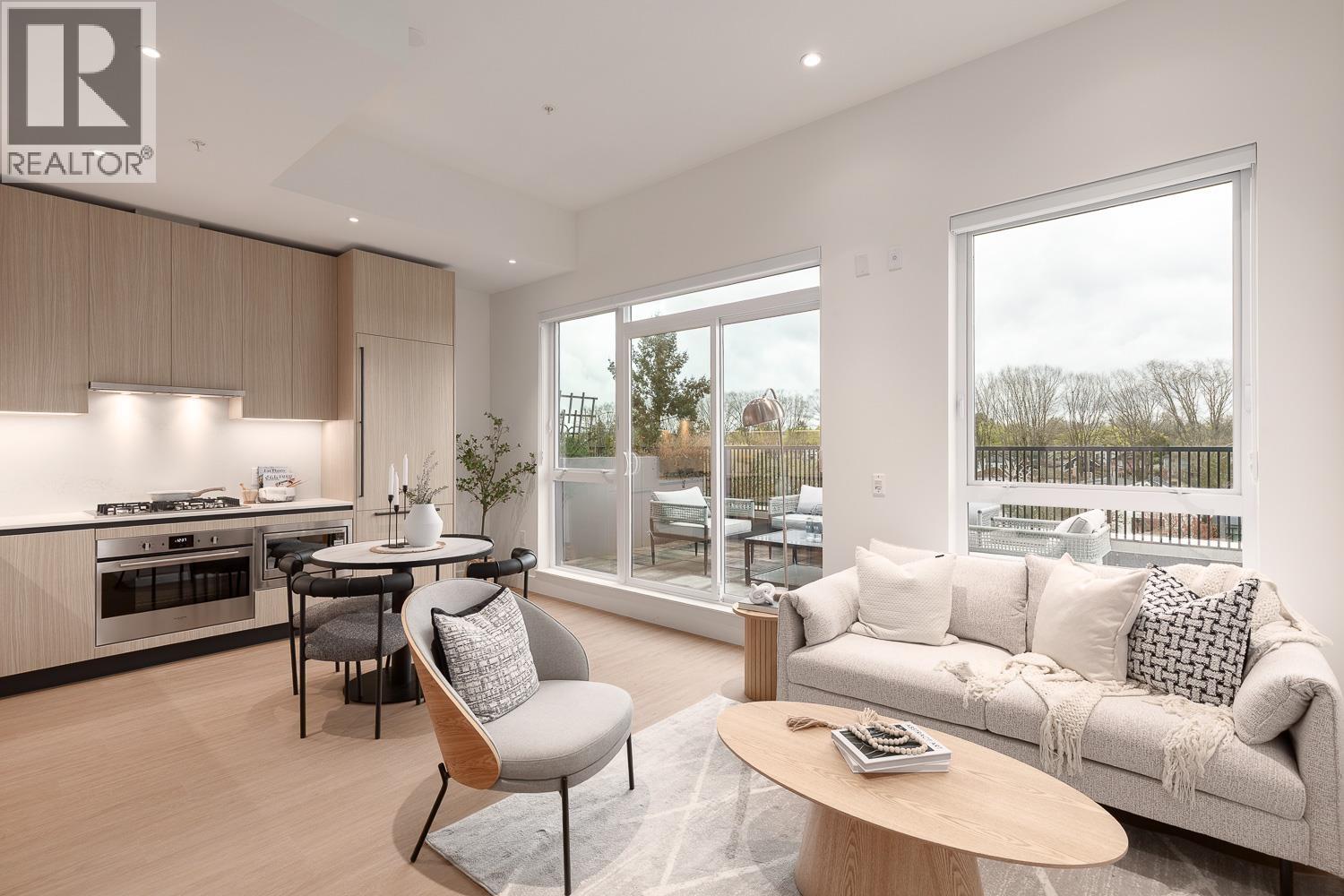 601 2235 E BROADWAY, Vancouver