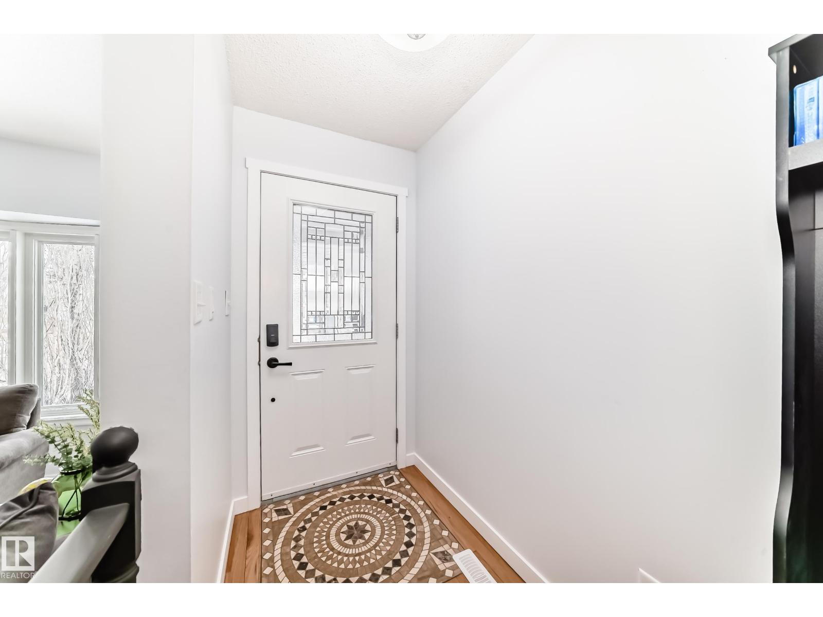 17819 91a St Nw, Edmonton, Alberta  T5Z 2L2 - Photo 4 - E4481495