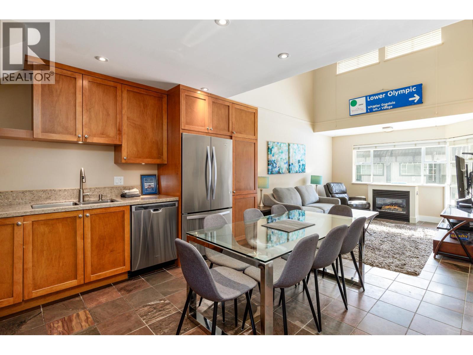 339 4573 Chateau Boulevard, Whistler, British Columbia  V8E 0Z5 - Photo 6 - R3111735