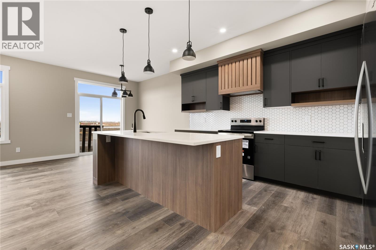 315 Veterans Drive, Warman, Saskatchewan  S0K 4S3 - Photo 2 - SK033059