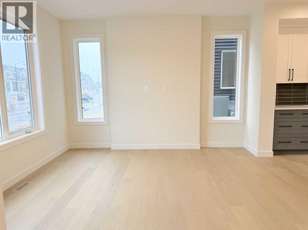 322 Sundown Road, Cochrane, Alberta  T4C 3H2 - Photo 6 - A2193822