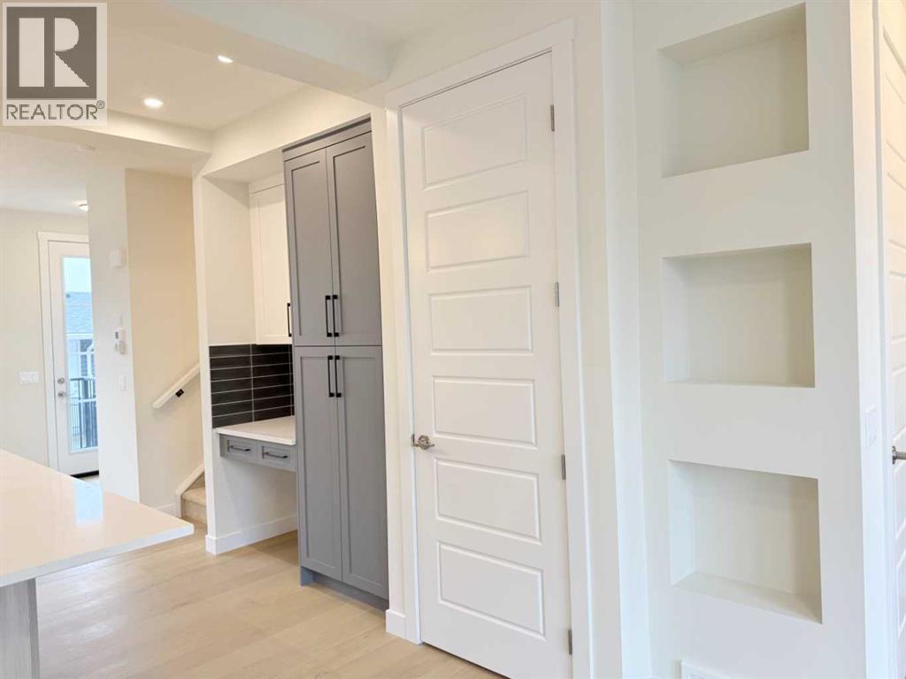 322 Sundown Road, Cochrane, Alberta  T4C 3H2 - Photo 11 - A2193822