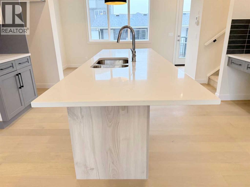 322 Sundown Road, Cochrane, Alberta  T4C 3H2 - Photo 10 - A2193822