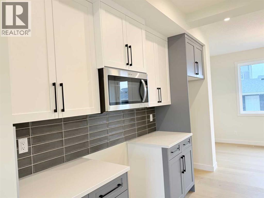 322 Sundown Road, Cochrane, Alberta  T4C 3H2 - Photo 9 - A2193822