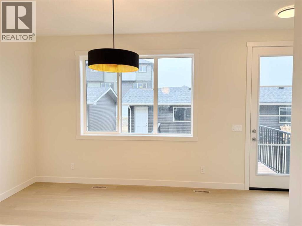 322 Sundown Road, Cochrane, Alberta  T4C 3H2 - Photo 14 - A2193822