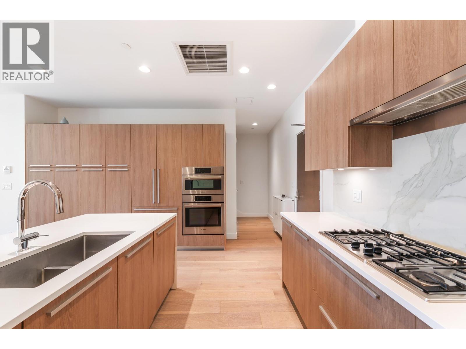 2765 Mountain Highway, North Vancouver, British Columbia  V7J 0B4 - Photo 11 - R3110600