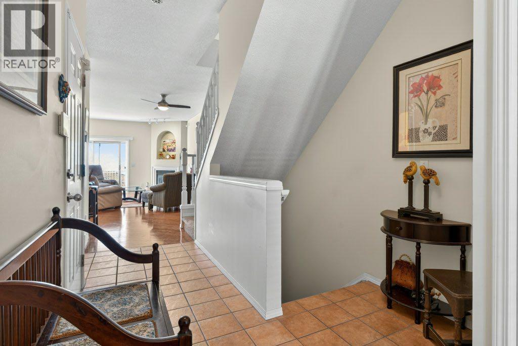 92 Hamptons Link NW, Calgary, Alberta  T3A 5V9 - Photo 3 - A2300604