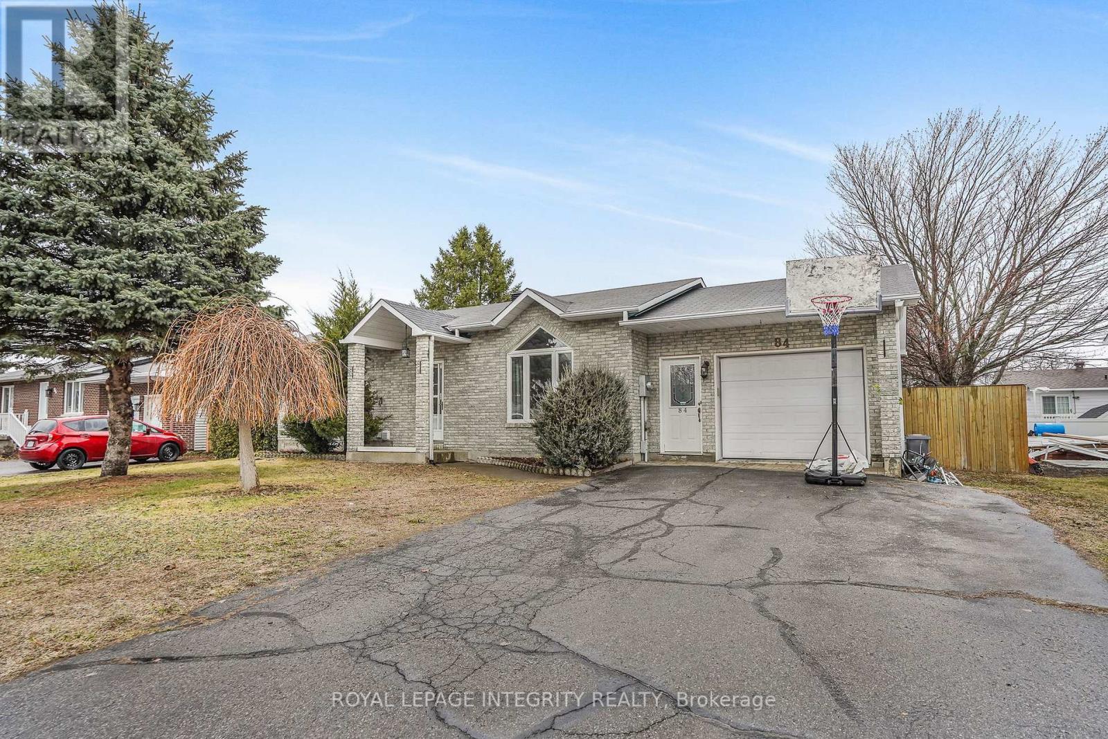 84 LALANDE CRESCENT, Alfred and Plantagenet, Ontario