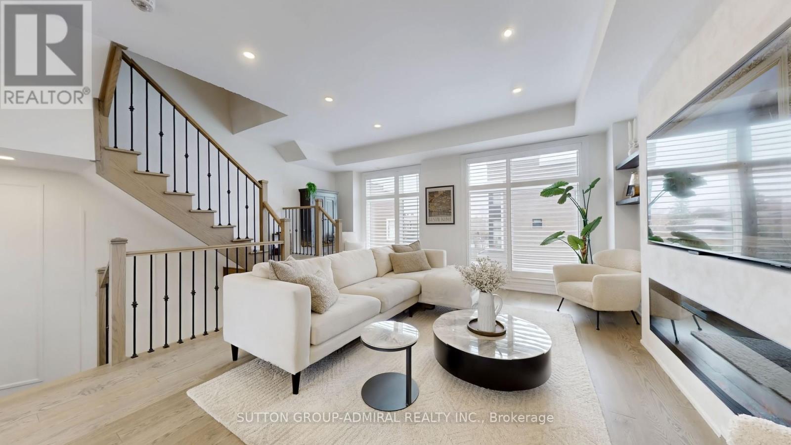 60 Juneau Street, Vaughan, Ontario  L4L 0H6 - Photo 2 - N12950376