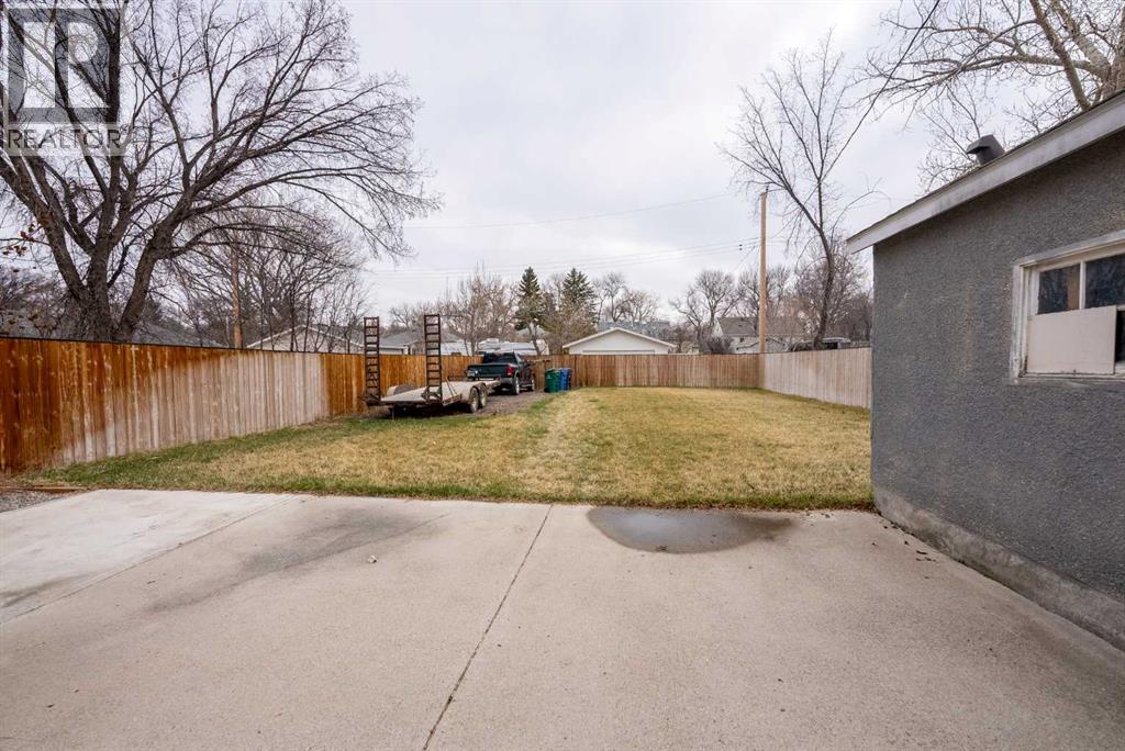 825 7 Street S, Lethbridge, Alberta  T1J 2H7 - Photo 31 - A2301464