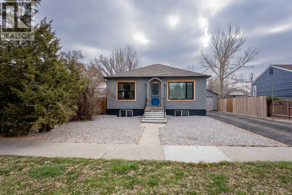 825 7 Street S, Lethbridge, Alberta
