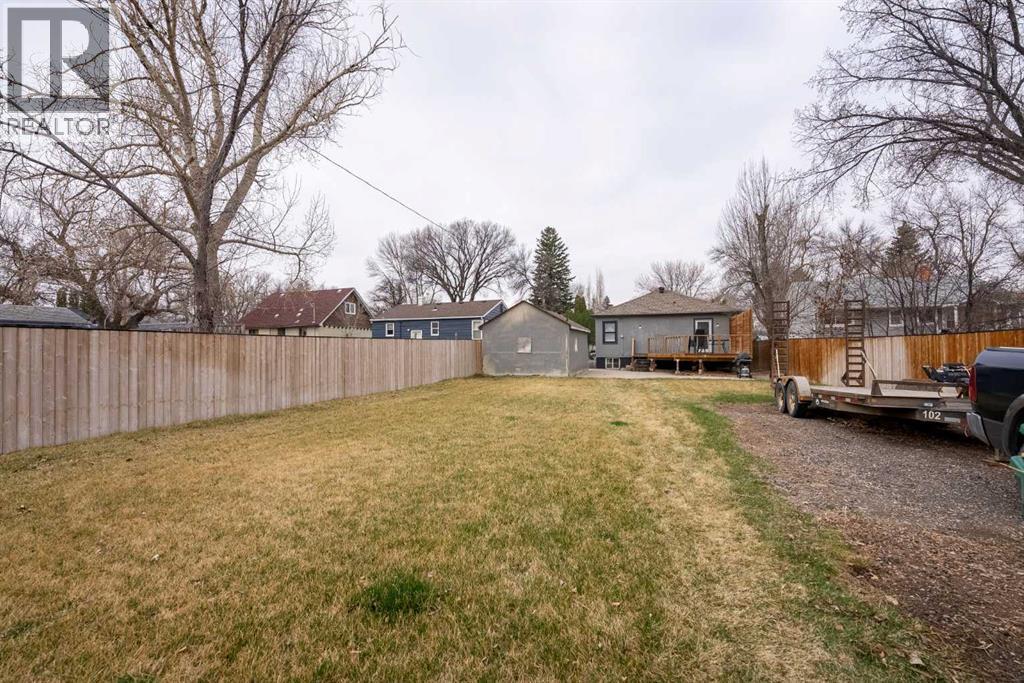 825 7 Street S, Lethbridge, Alberta  T1J 2H7 - Photo 34 - A2301464