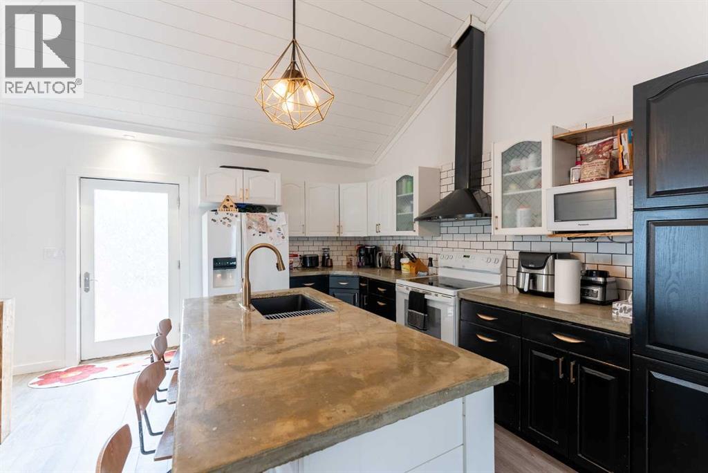 825 7 Street S, Lethbridge, Alberta  T1J 2H7 - Photo 10 - A2301464