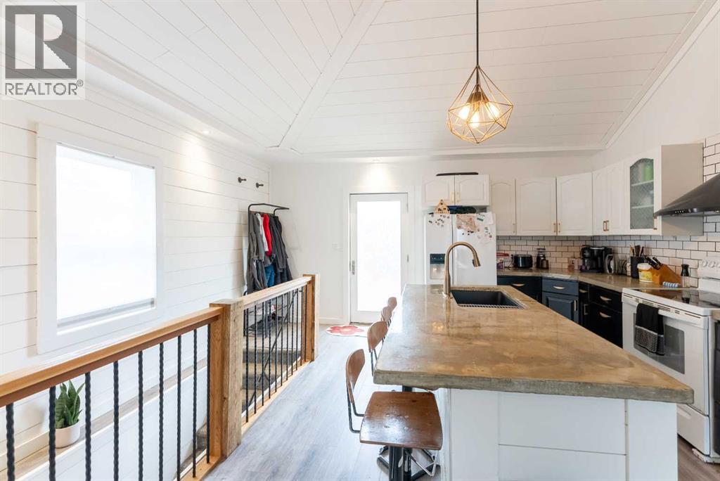 825 7 Street S, Lethbridge, Alberta  T1J 2H7 - Photo 11 - A2301464