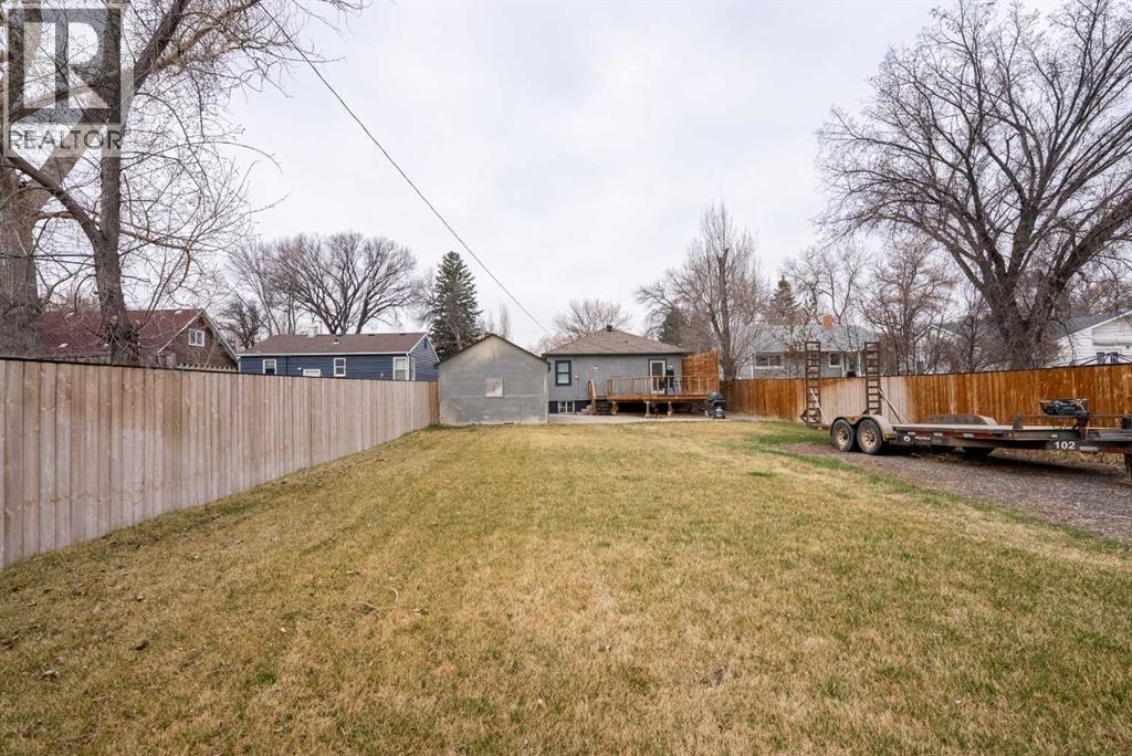825 7 Street S, Lethbridge, Alberta  T1J 2H7 - Photo 32 - A2301464