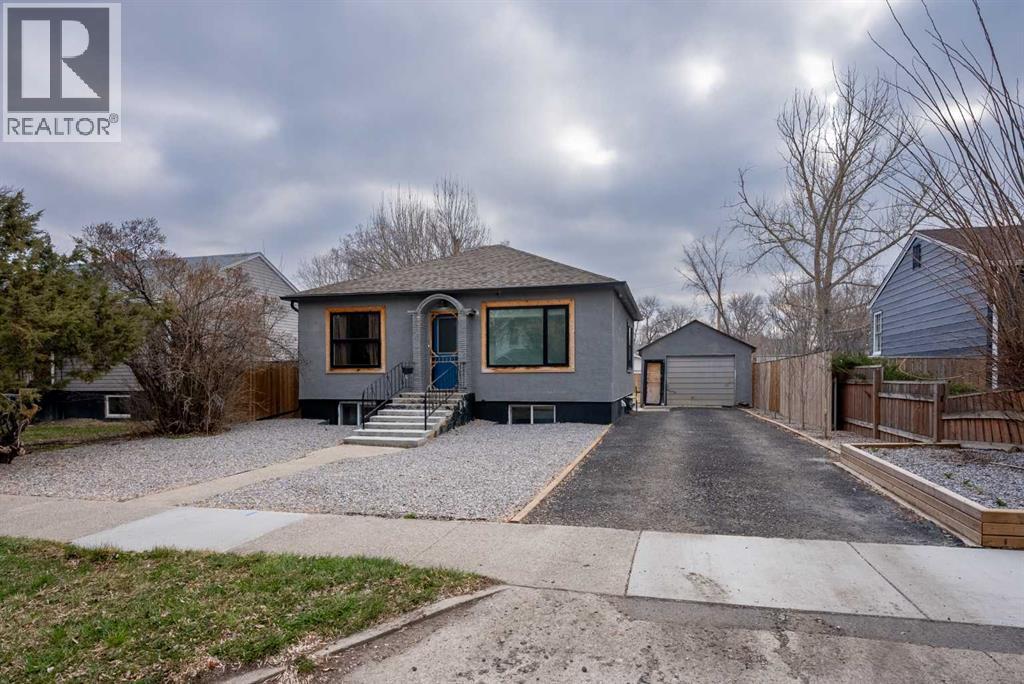 825 7 Street S, Lethbridge, Alberta  T1J 2H7 - Photo 2 - A2301464