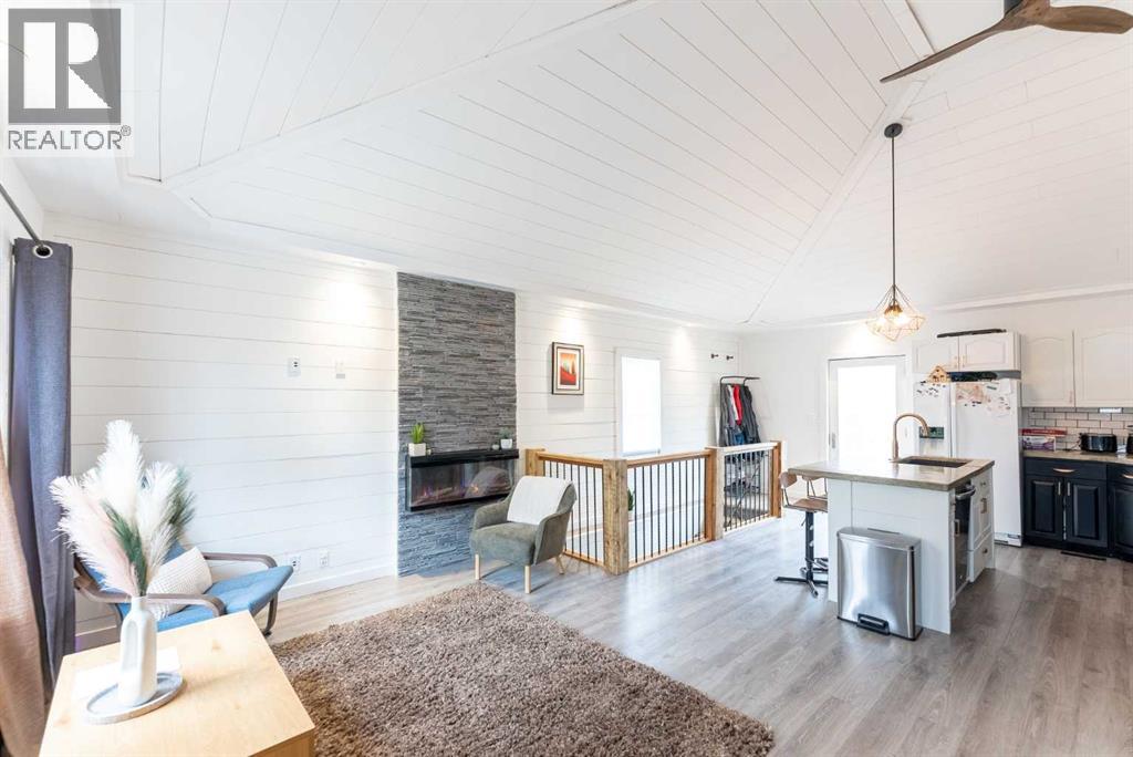 825 7 Street S, Lethbridge, Alberta  T1J 2H7 - Photo 4 - A2301464