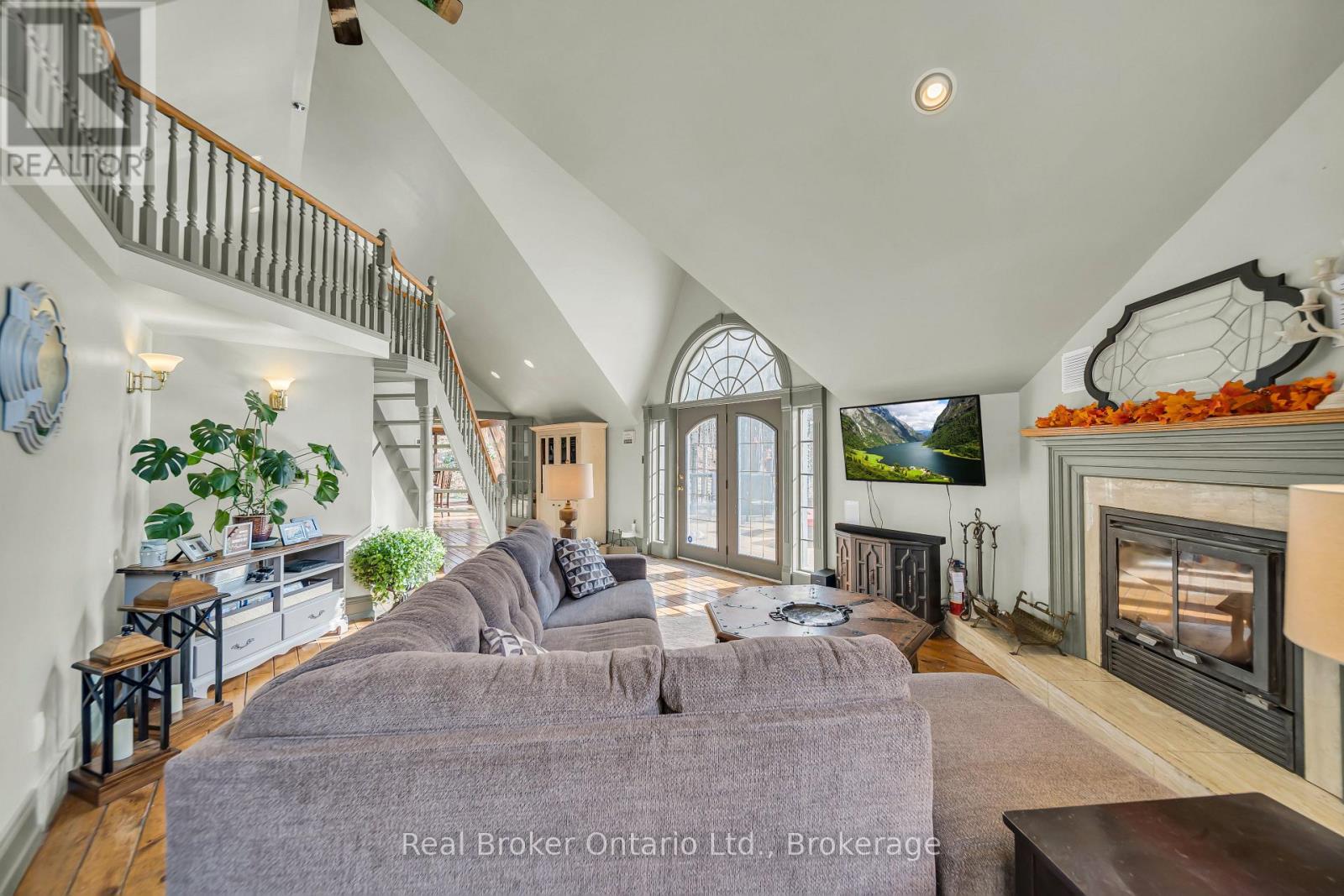 4766 Hyndman Drive, Southwest Middlesex, Ontario  N0L 1A0 - Photo 18 - X13004718