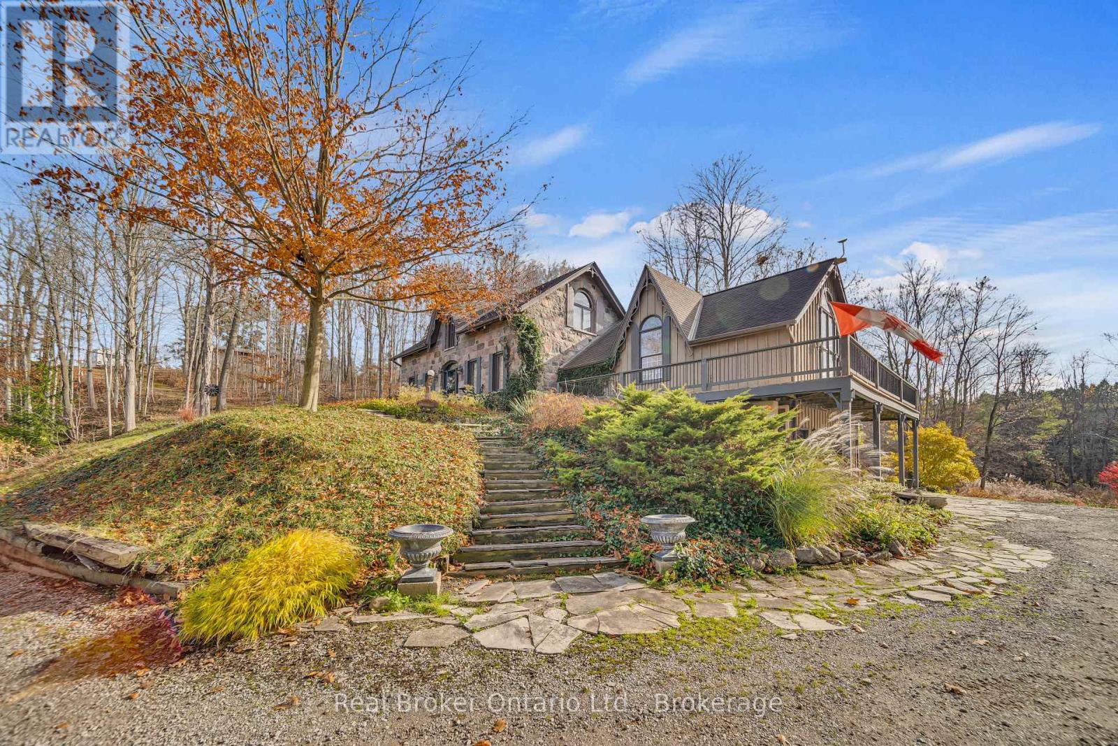 4766 Hyndman Drive, Southwest Middlesex, Ontario  N0L 1A0 - Photo 4 - X13004718