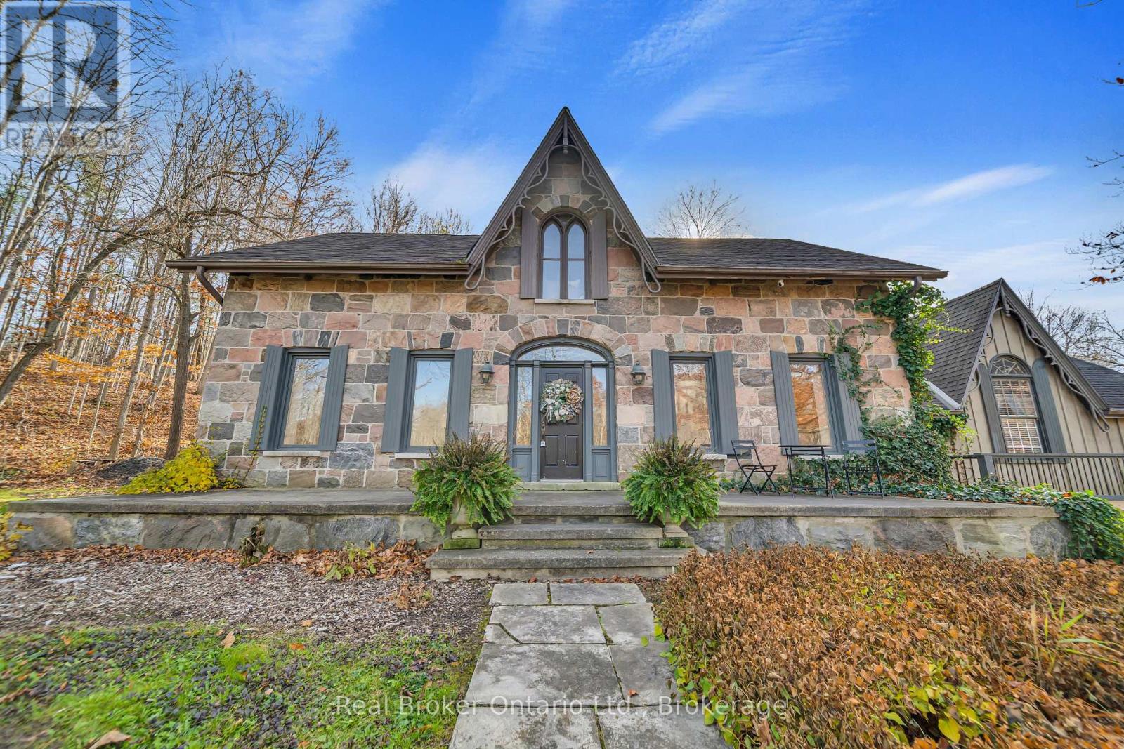 4766 Hyndman Drive, Southwest Middlesex, Ontario  N0L 1A0 - Photo 5 - X13004718