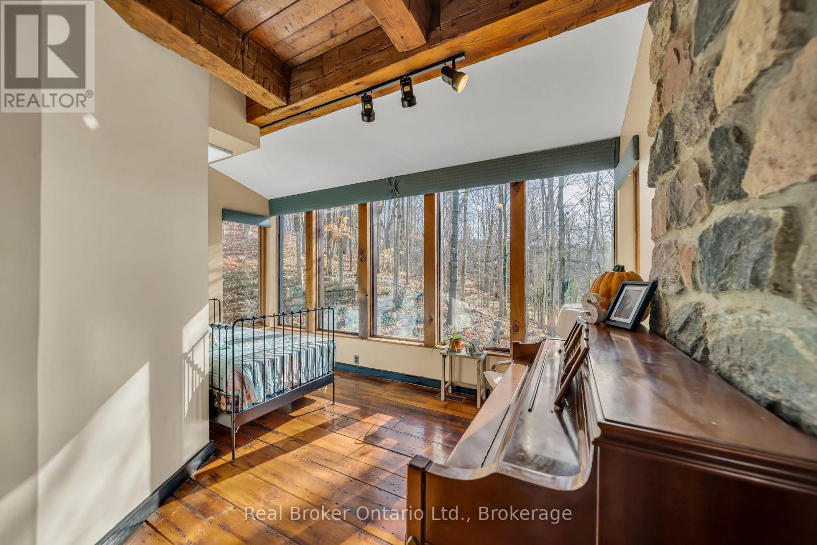 4766 Hyndman Drive, Southwest Middlesex, Ontario  N0L 1A0 - Photo 8 - X13004718