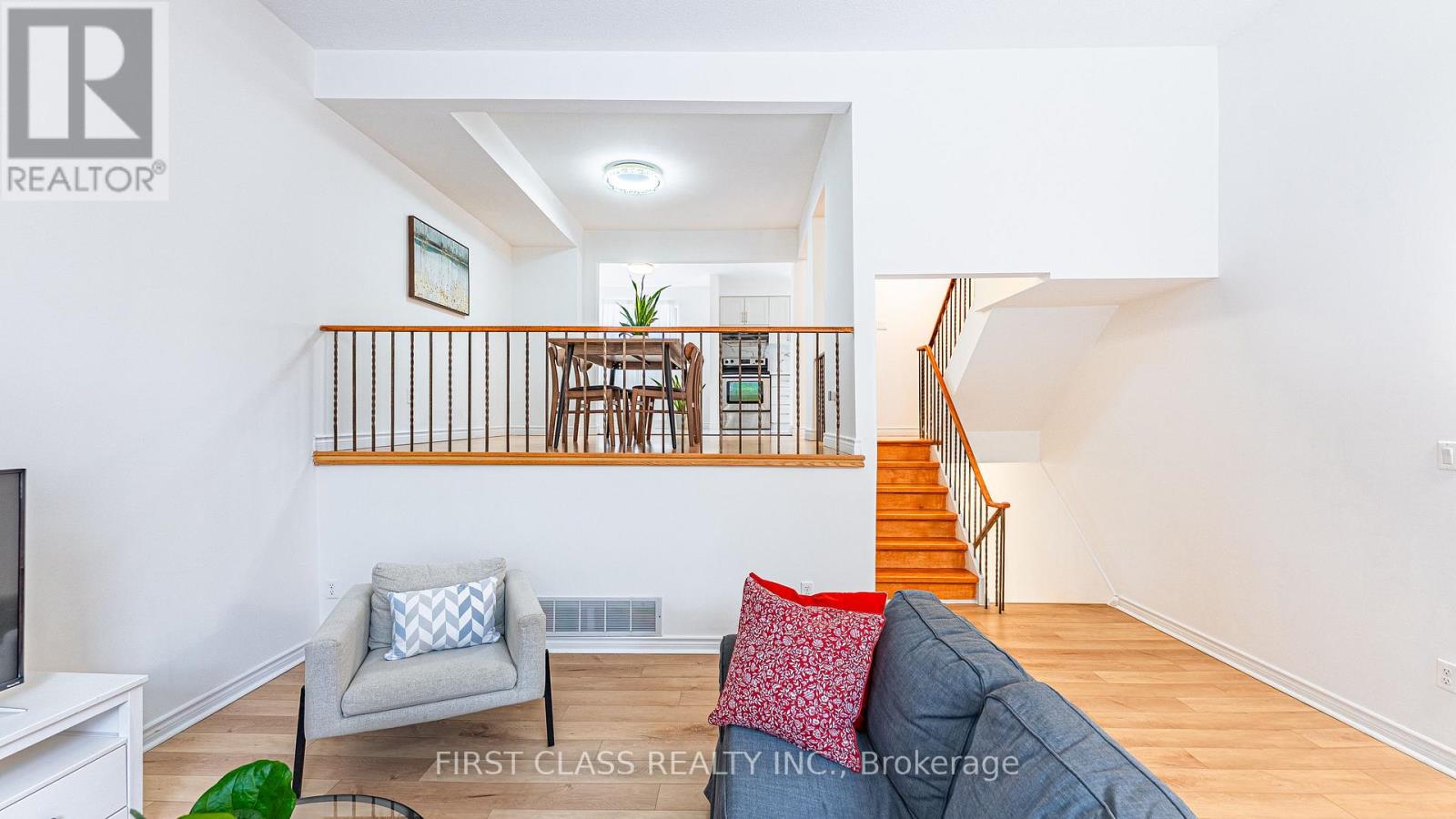 102 Jenny Wrenway Way, Toronto, Ontario  M2H 2Z2 - Photo 3 - C13004728