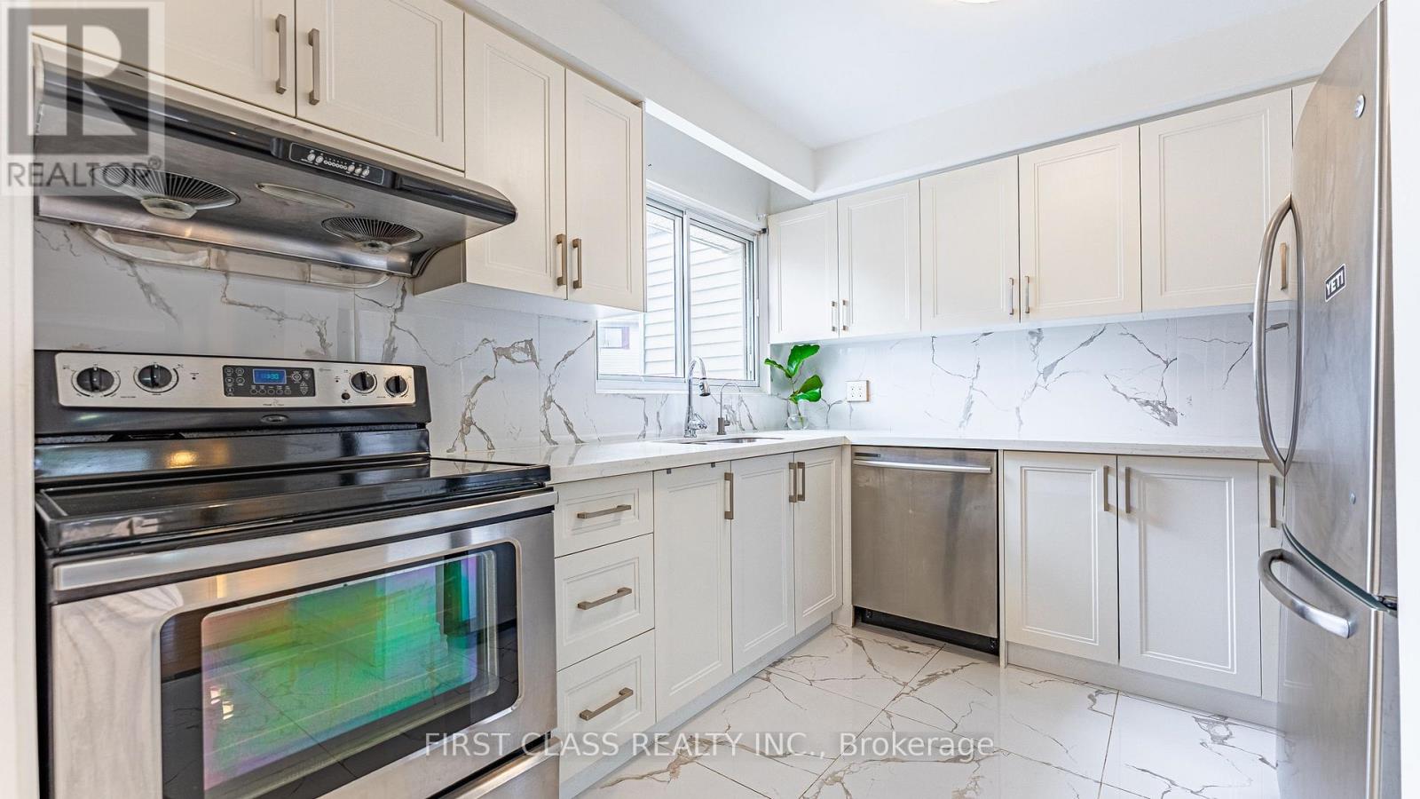 102 Jenny Wrenway Way, Toronto, Ontario  M2H 2Z2 - Photo 5 - C13004728