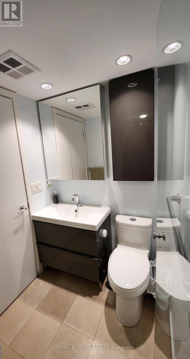 1912 - 8 York Street, Toronto, Ontario  M5J 2Y2 - Photo 22 - C13004738