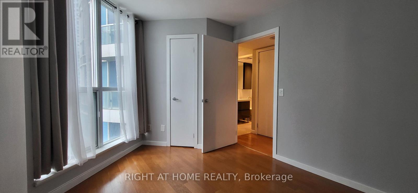 1912 - 8 York Street, Toronto, Ontario  M5J 2Y2 - Photo 33 - C13004738