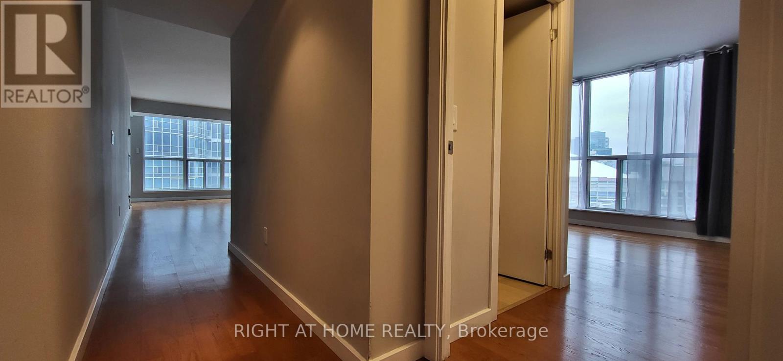 1912 - 8 York Street, Toronto, Ontario  M5J 2Y2 - Photo 35 - C13004738