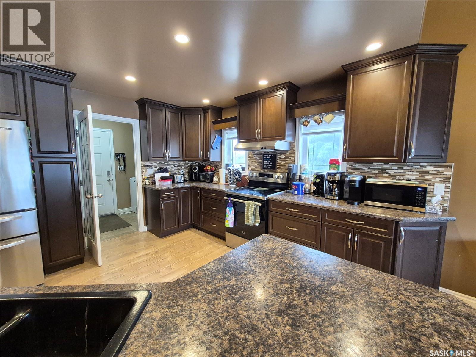 316 Frederick Street, Ogema, Saskatchewan  S0C 1Y0 - Photo 6 - SK033050