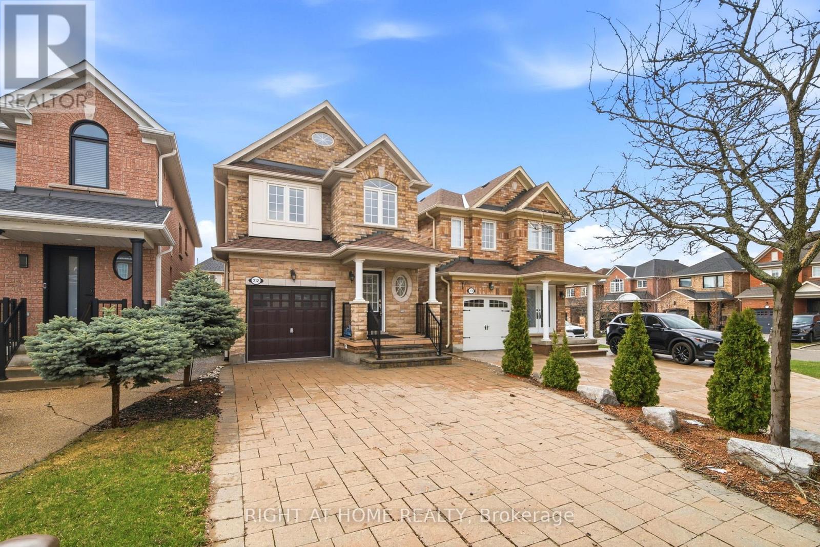 212 Venice Gate Drive, Vaughan, Ontario  L4H 0G1 - Photo 2 - N13004724