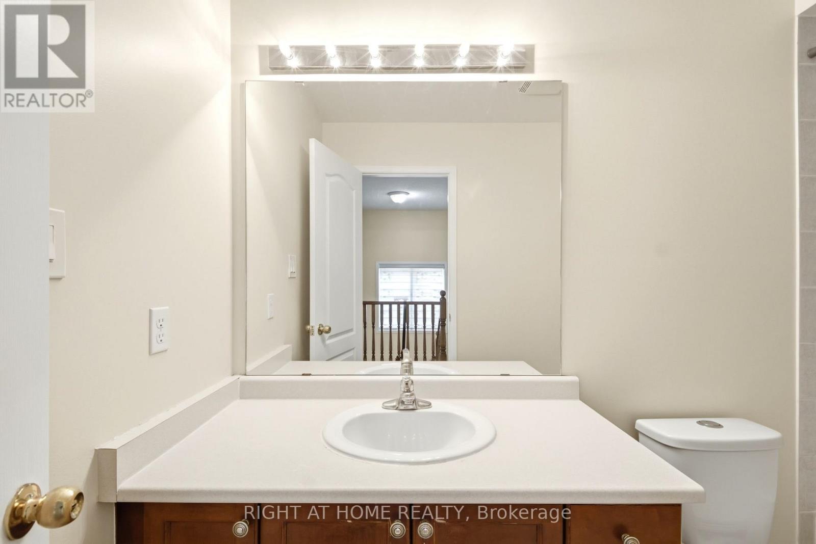 212 Venice Gate Drive, Vaughan, Ontario  L4H 0G1 - Photo 27 - N13004724