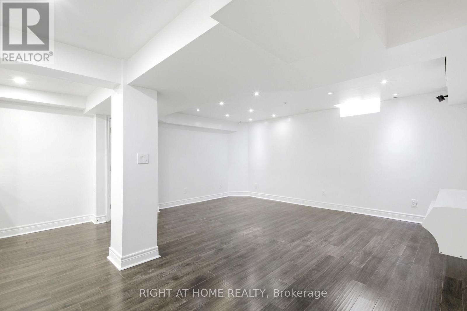 212 Venice Gate Drive, Vaughan, Ontario  L4H 0G1 - Photo 29 - N13004724