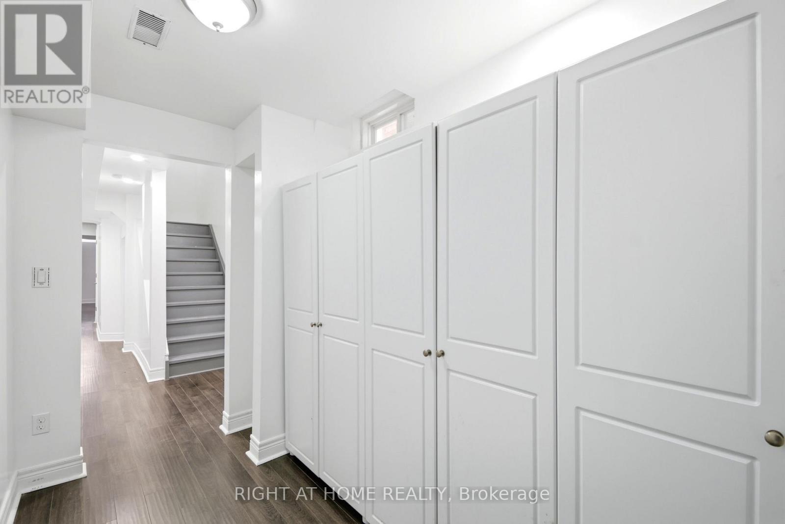 212 Venice Gate Drive, Vaughan, Ontario  L4H 0G1 - Photo 35 - N13004724