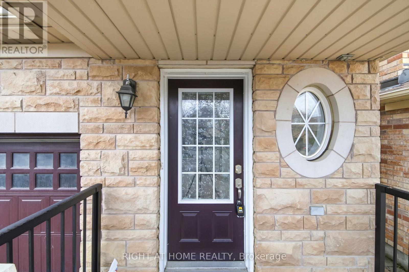 212 Venice Gate Drive, Vaughan, Ontario  L4H 0G1 - Photo 36 - N13004724