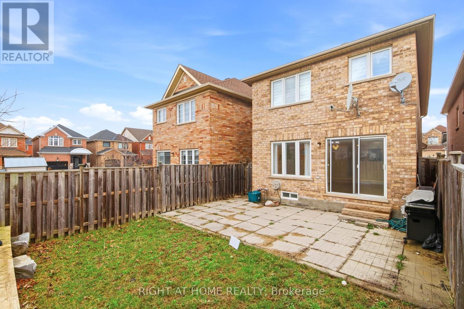 212 Venice Gate Drive, Vaughan, Ontario  L4H 0G1 - Photo 40 - N13004724