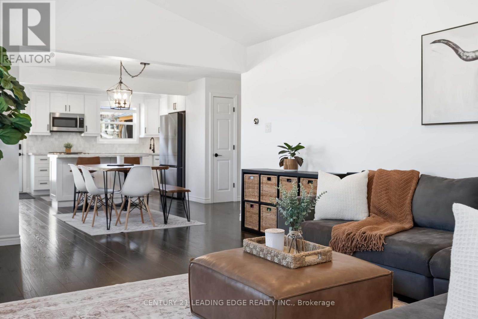 787 Third Avenue, Georgina, Ontario  L0E 1S0 - Photo 10 - N13004754