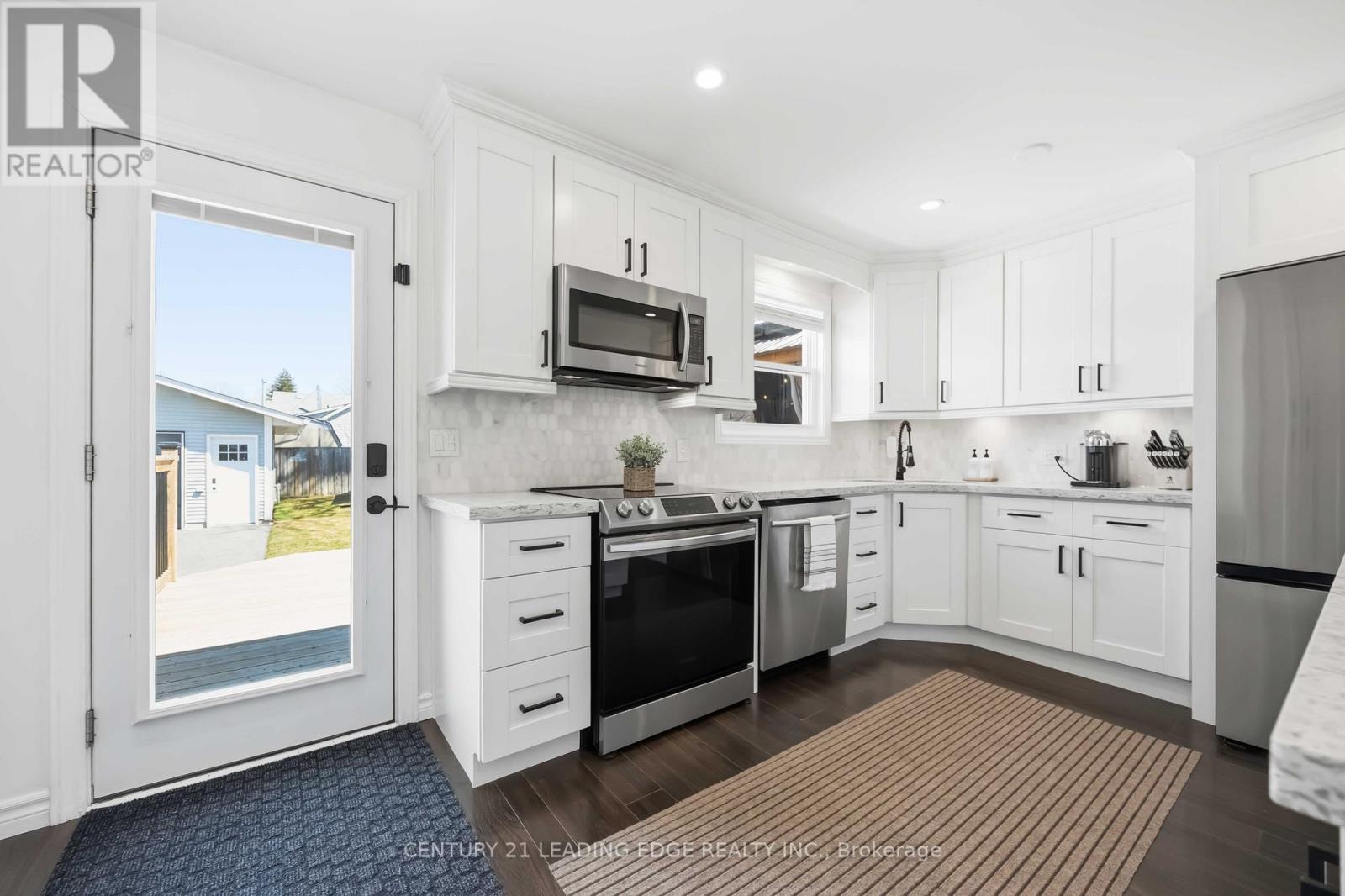 787 Third Avenue, Georgina, Ontario  L0E 1S0 - Photo 18 - N13004754