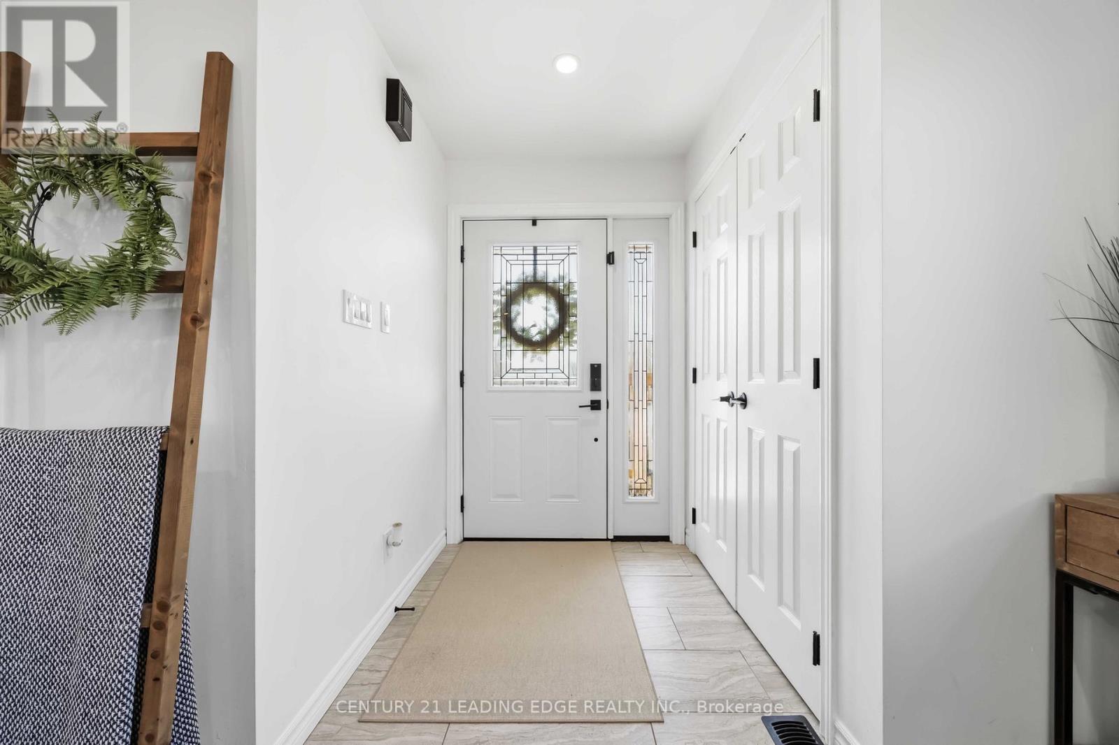 787 Third Avenue, Georgina, Ontario  L0E 1S0 - Photo 5 - N13004754