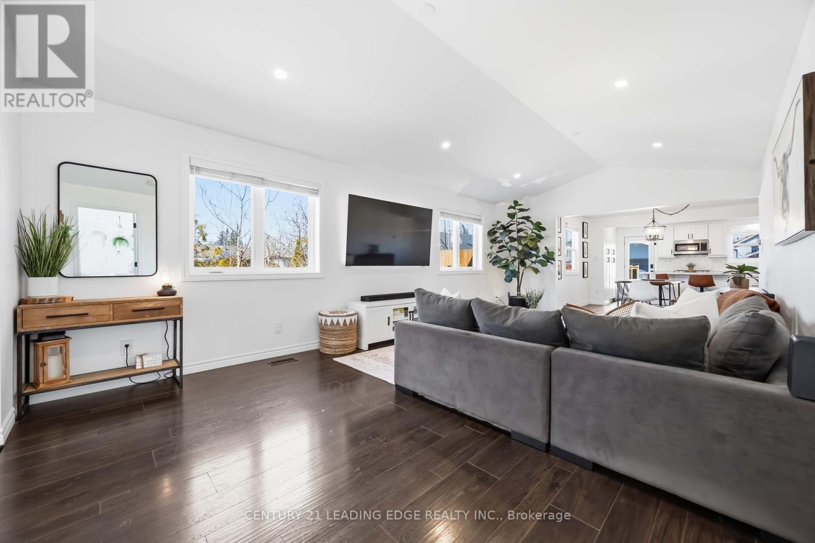 787 Third Avenue, Georgina, Ontario  L0E 1S0 - Photo 7 - N13004754