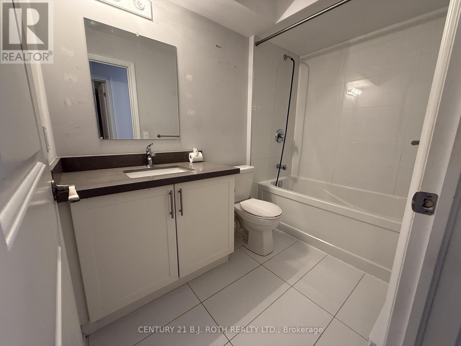 Lower Unit - 179 Patterson Road, Barrie, Ontario  L4N 4R7 - Photo 4 - S13004710