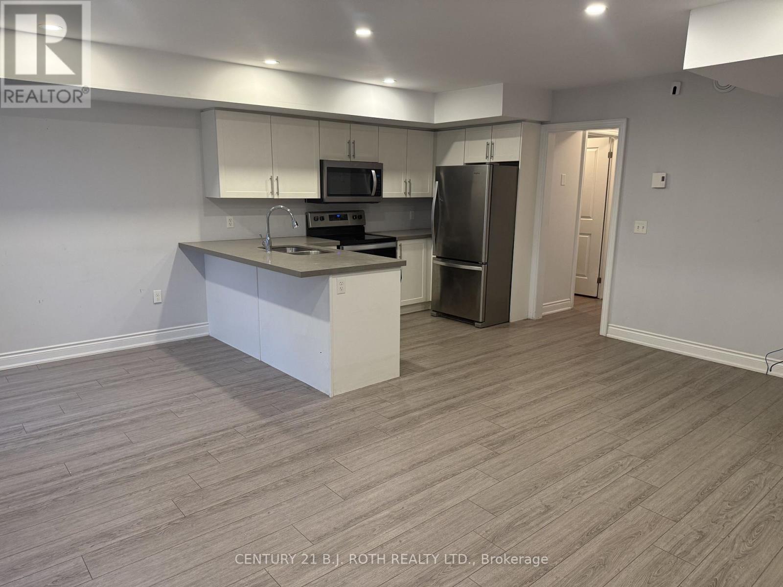 Lower Unit - 179 Patterson Road, Barrie, Ontario  L4N 4R7 - Photo 9 - S13004710