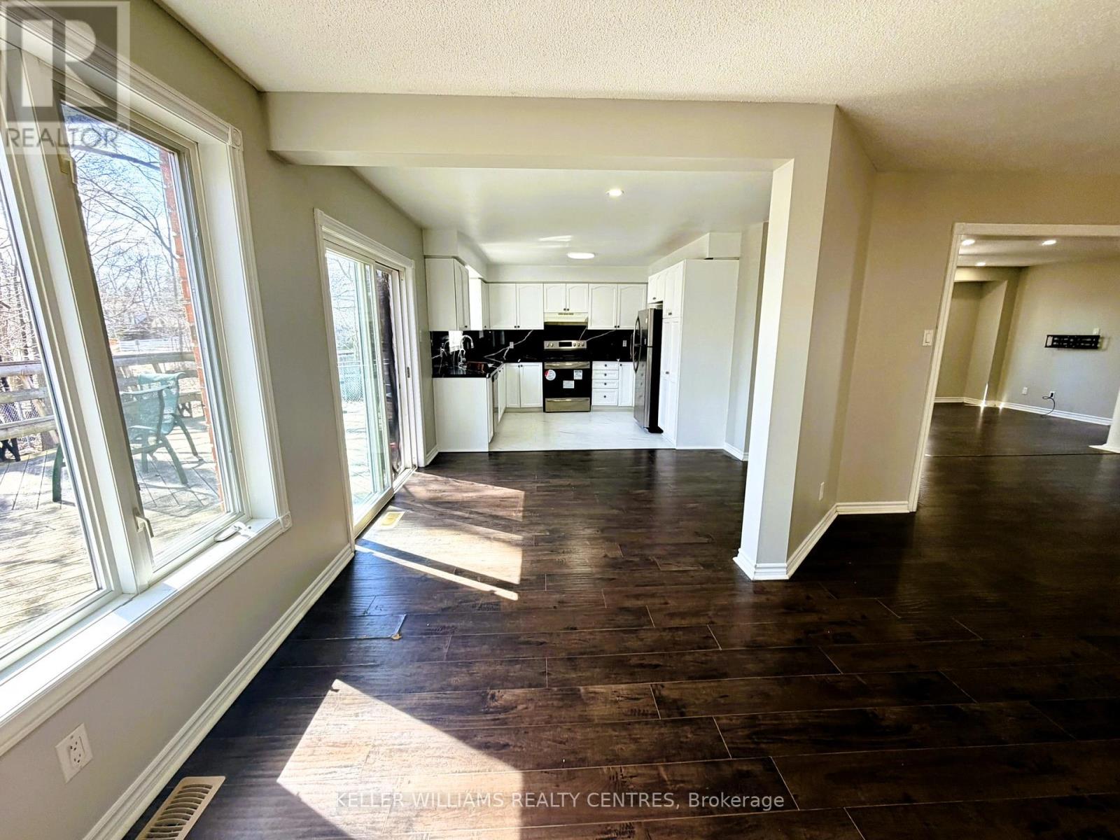 Upper - 53 Stollar Boulevard, Barrie (Little Lake), Ontario  L4M 6N3 - Photo 12 - S13004740