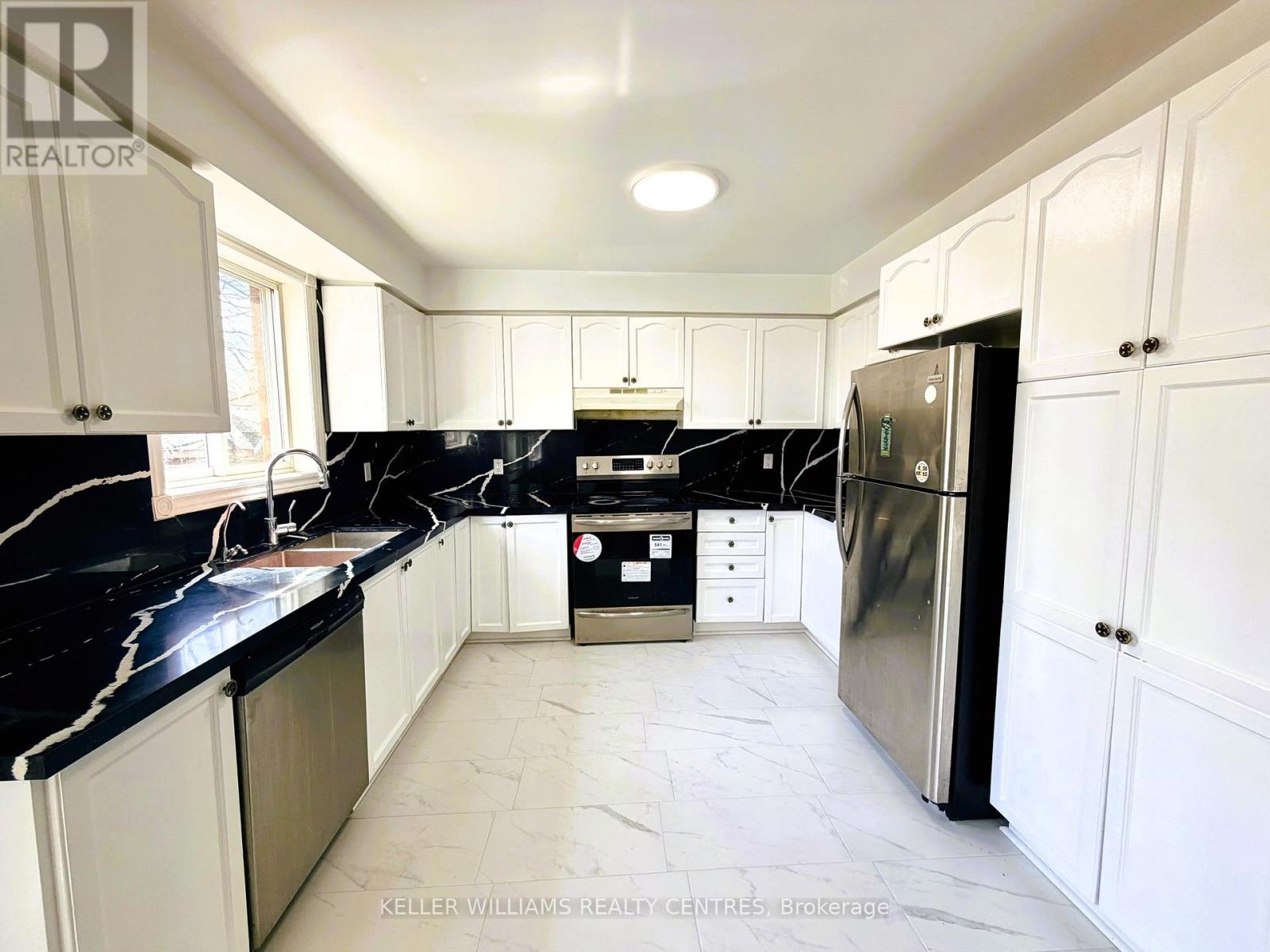 Upper - 53 Stollar Boulevard, Barrie (Little Lake), Ontario  L4M 6N3 - Photo 14 - S13004740