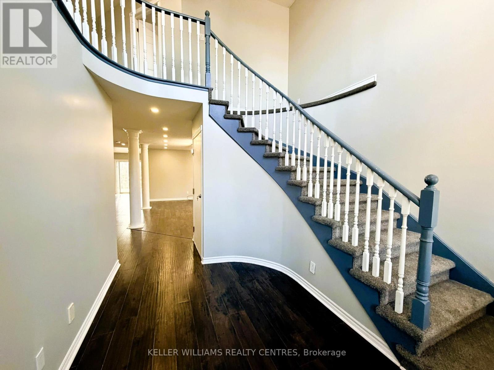 Upper - 53 Stollar Boulevard, Barrie (Little Lake), Ontario  L4M 6N3 - Photo 2 - S13004740