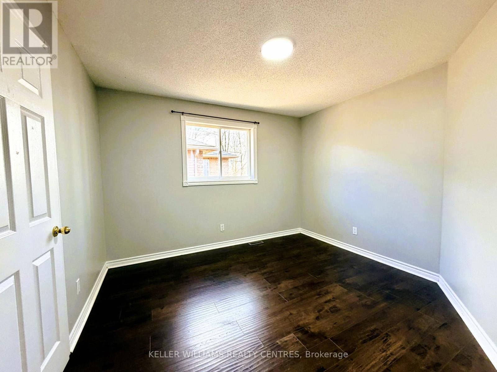 Upper - 53 Stollar Boulevard, Barrie (Little Lake), Ontario  L4M 6N3 - Photo 22 - S13004740