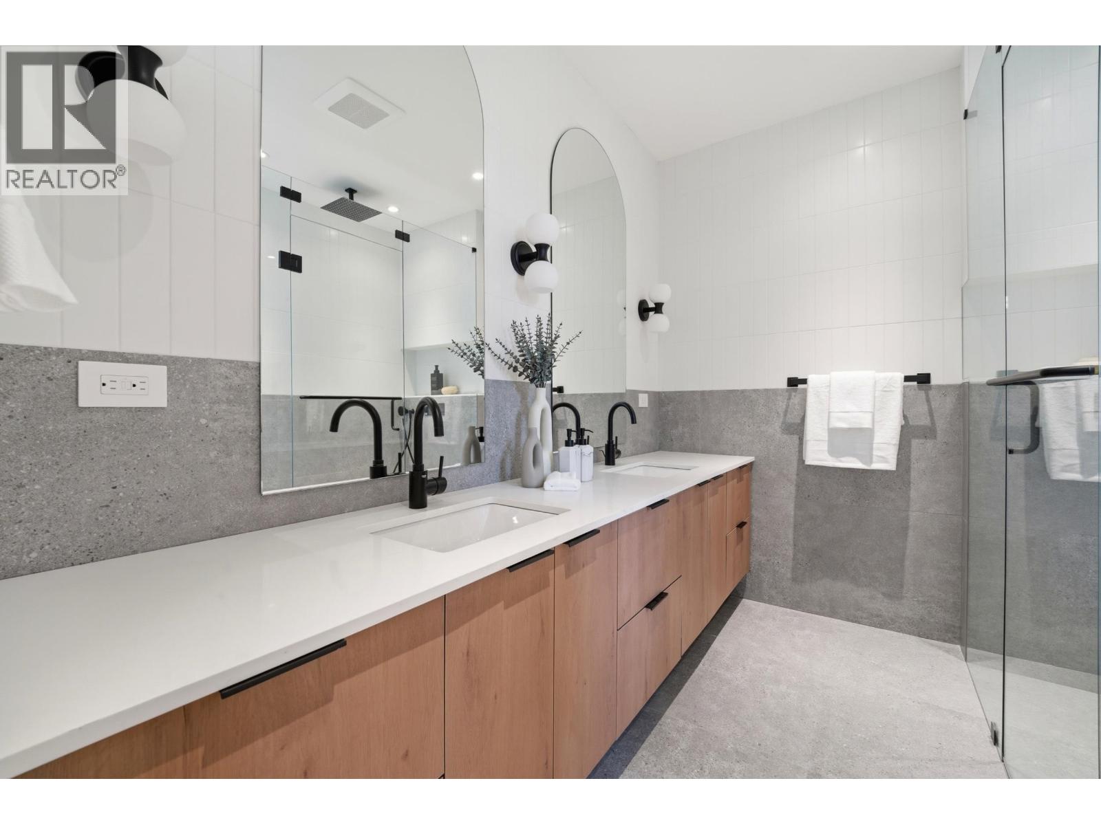 4 6070 Elgin Avenue, Burnaby, British Columbia  V0V 0V0 - Photo 20 - R3111253